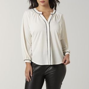 2X whisper white Y-neck blouse